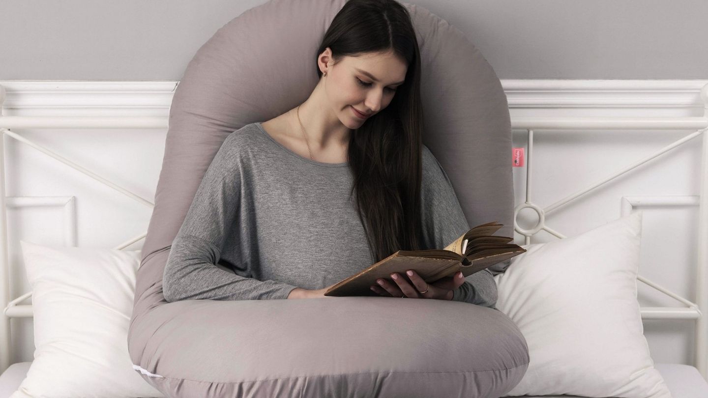 Pourquoi avez-vous besoin d'un oreiller de maternité ou de grossesse  lorsque vous attendez